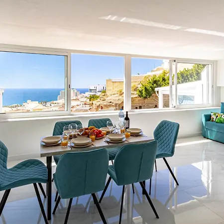 Tucan Next To Siam Park *